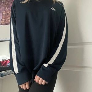 thrifted nike pullover